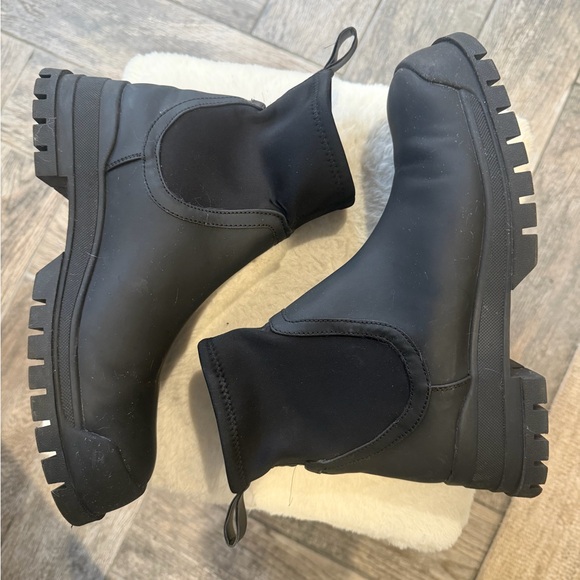 Zara Chelsea Slip-On Ankle Boots in Black - 39 - Picture 2 of 5